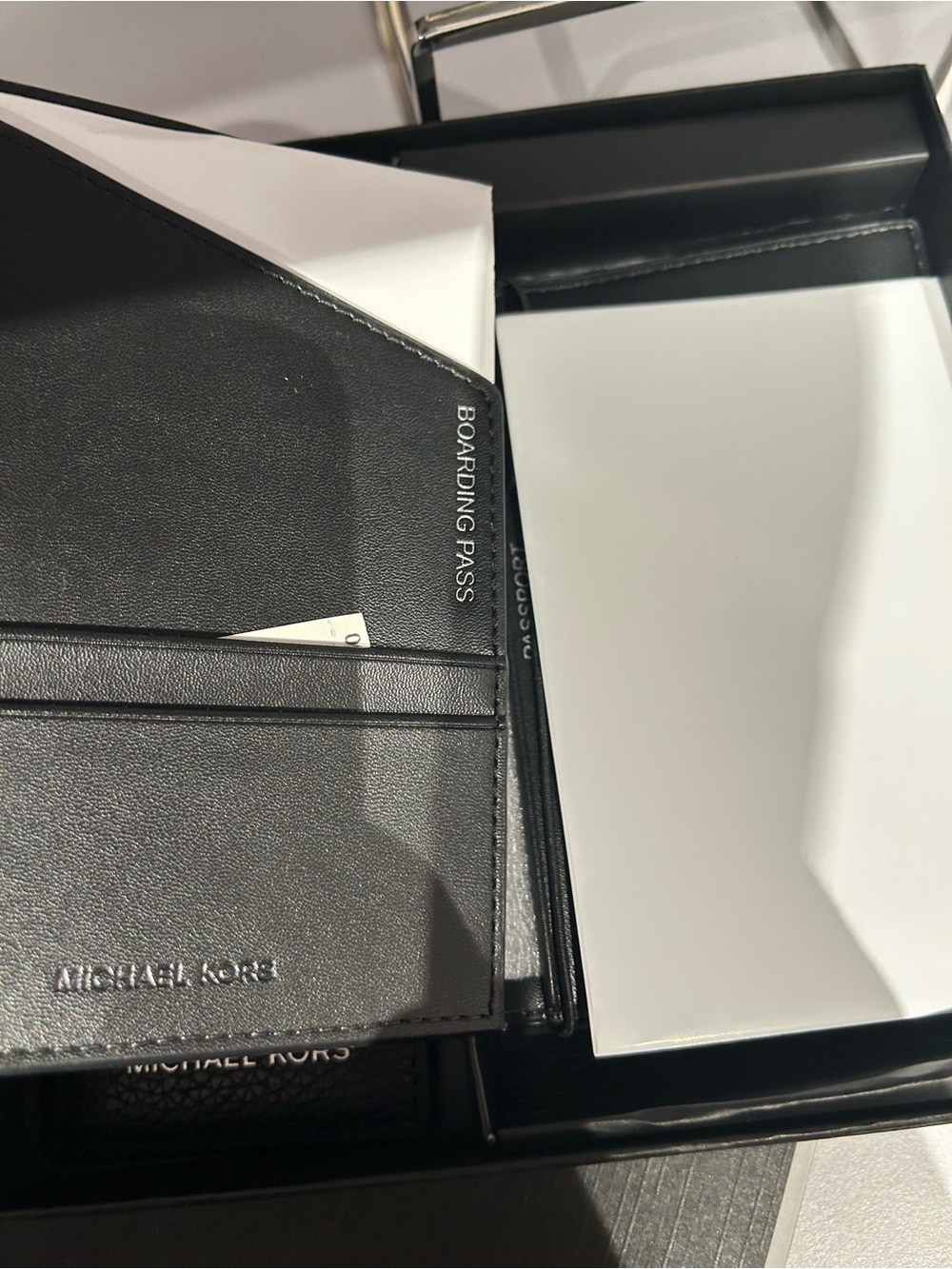 Michael Kors Black Pebbled Leather Passport Cover & Luggage Tag Set - Picture 4 of 5